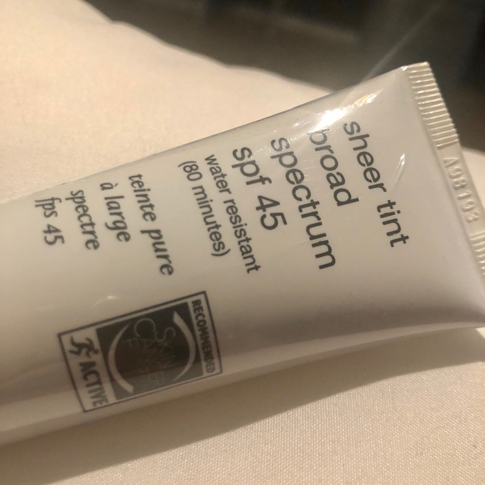 BNIB✅PCA SKIN SHEER TINT MOISTURIZER/SUNSCREEN